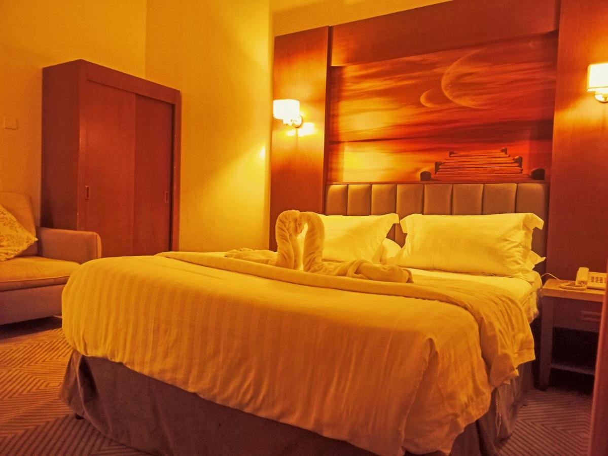 Taraf Yanbu 2 Aparthotel Exteriör bild