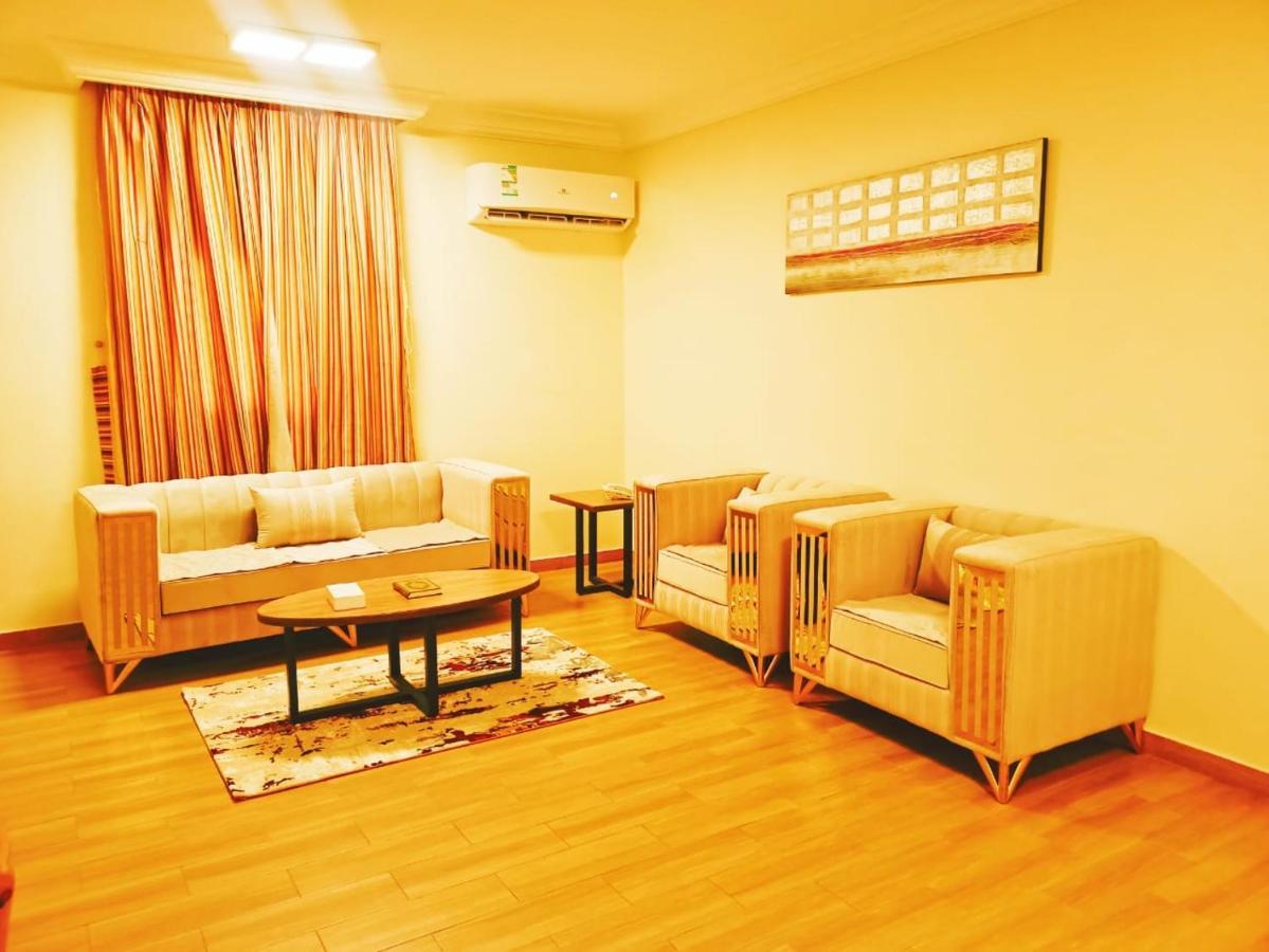Taraf Yanbu 2 Aparthotel Exteriör bild
