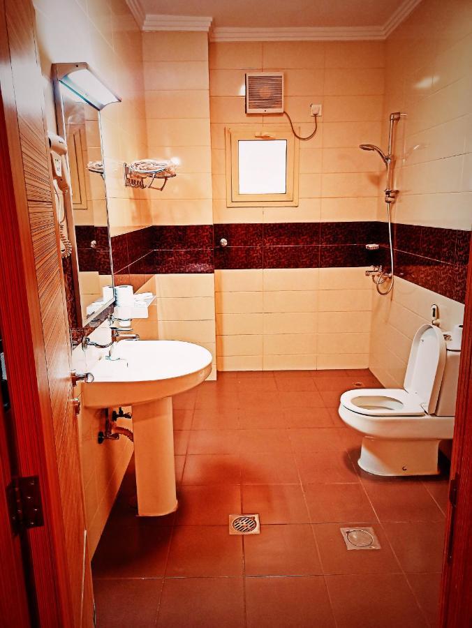 Taraf Yanbu 2 Aparthotel Exteriör bild