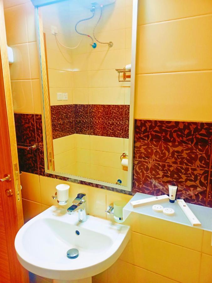 Taraf Yanbu 2 Aparthotel Exteriör bild