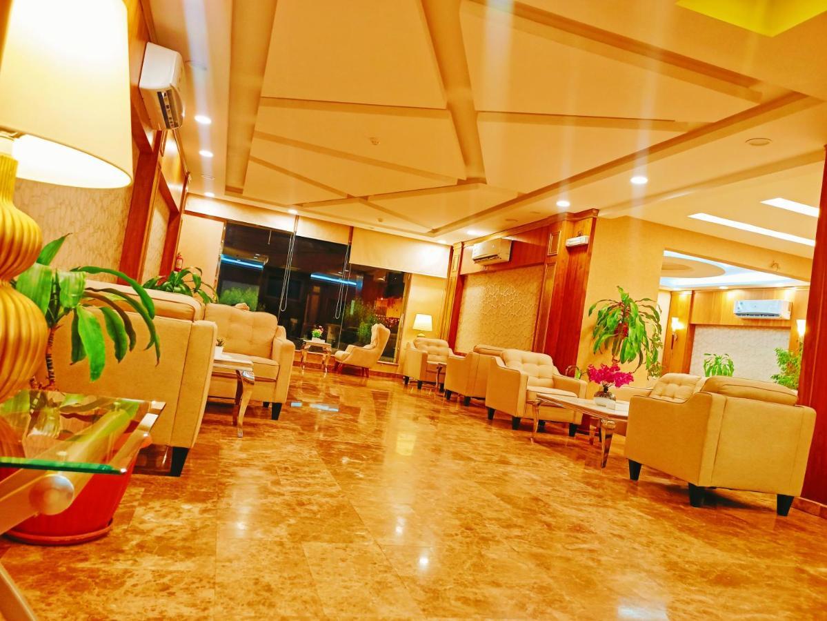Taraf Yanbu 2 Aparthotel Exteriör bild