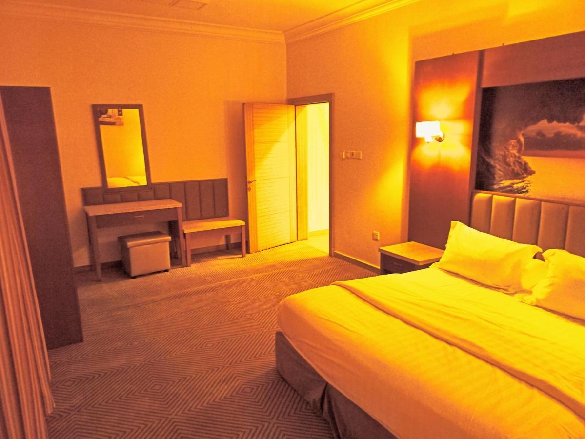 Taraf Yanbu 2 Aparthotel Exteriör bild