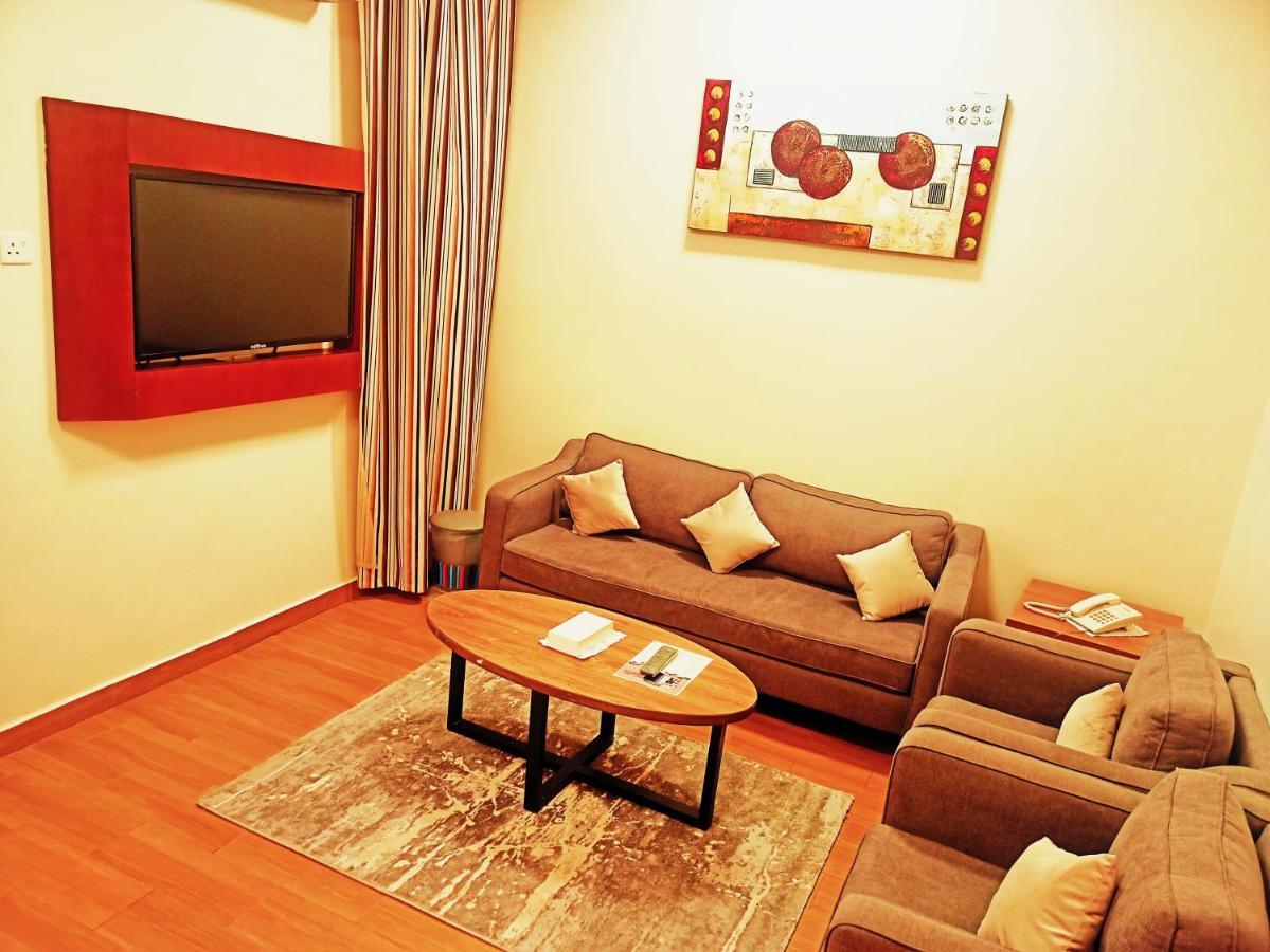 Taraf Yanbu 2 Aparthotel Exteriör bild